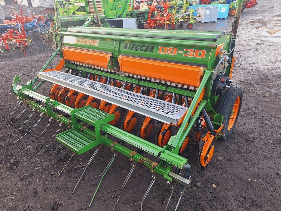 Siewnik zbożowy Amazone D9 Special 3m talerzowy stan bdb nie lemken