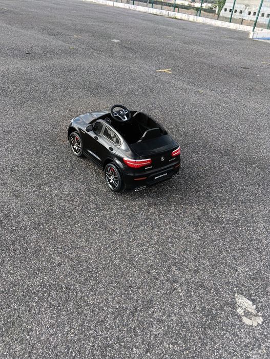 Carro elétrico criança