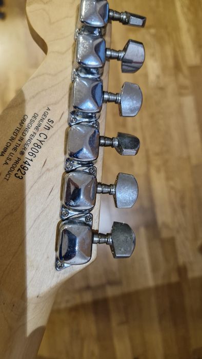 Guitarra e amplificador novos