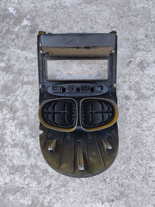 Продам кнопки воздуховоды на hyundai santa fe 1