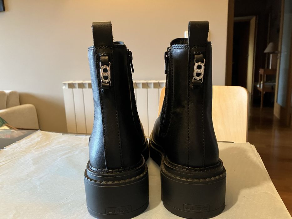 Botins rasos quase novos