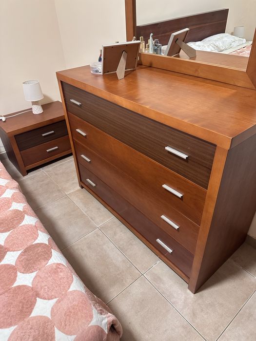 Cama casal + 2 mesas cabeceira +comoda em cerejeira