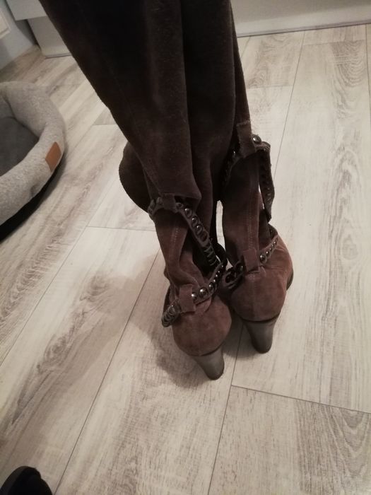 Kozaki całe ze skóry 37