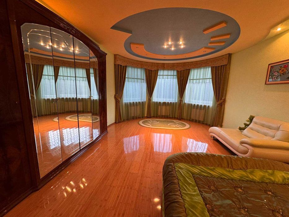 Продаж елітного будинку Півд.-Зах.район