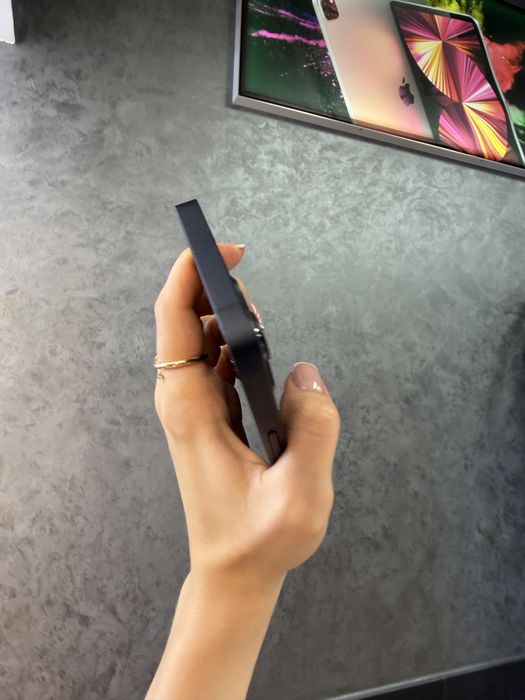Б/у IPHONE 13 128 Midnight Neverlock Костюшка,5 igrand