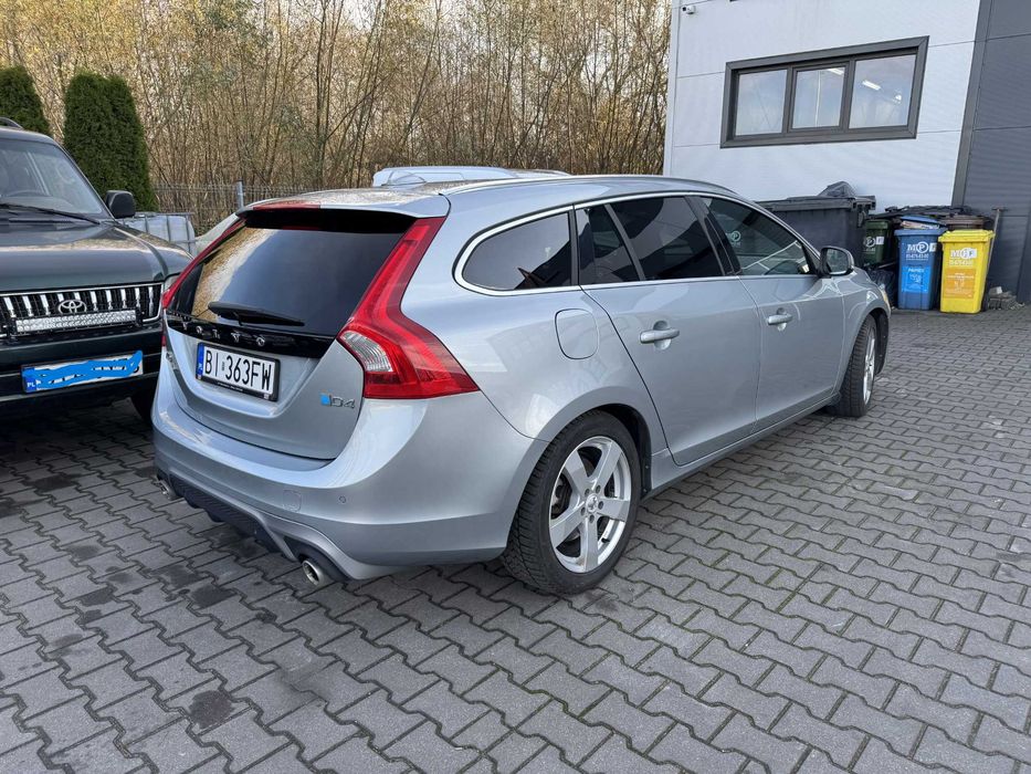 Volvo V60 (2016) R-Design D4, 200KM, Polestar