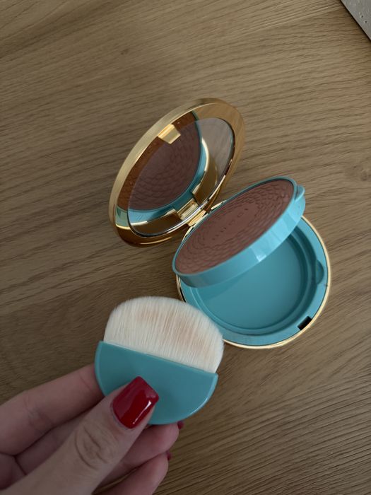 Бронзер Gucci для макияжа