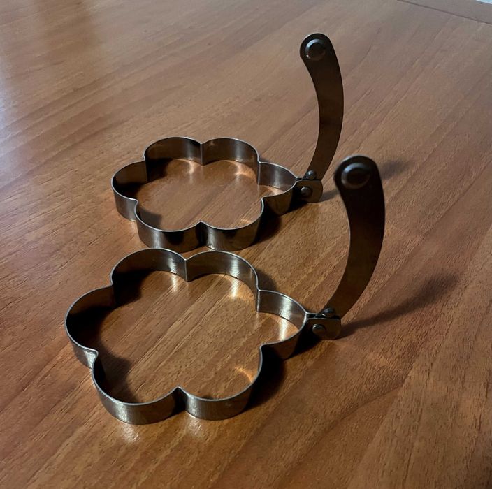 Flower-shaped kitchen molds64586351357315120