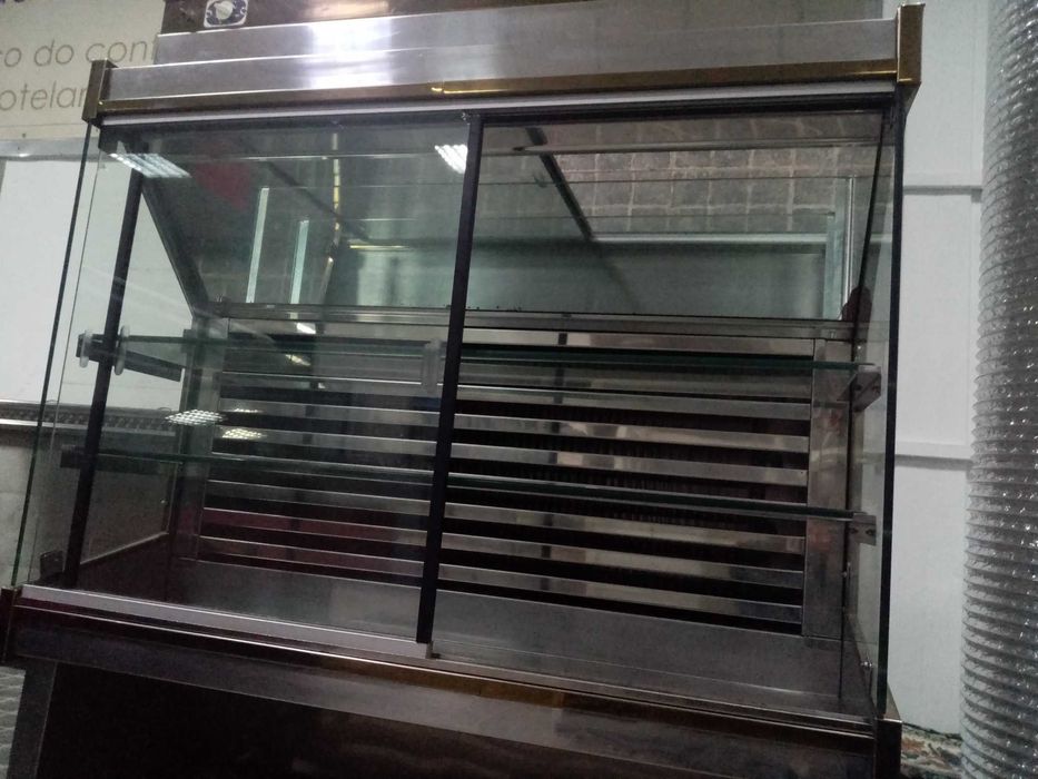 ACM1403 - Vitrine Mural Refrigerada com 2 Portas Deslizantes - Usada