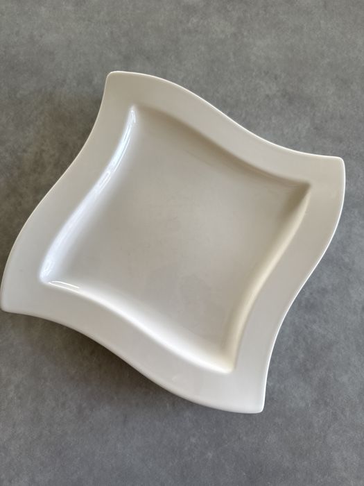 Zestaw dużych talerzy