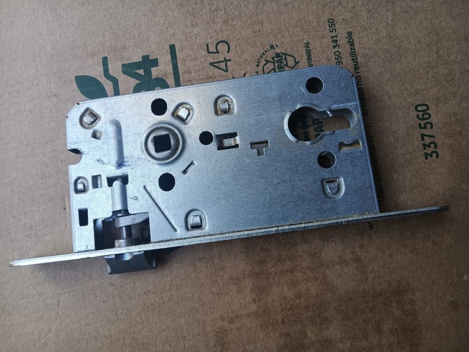 Zamek wpuszczany Lob DRE