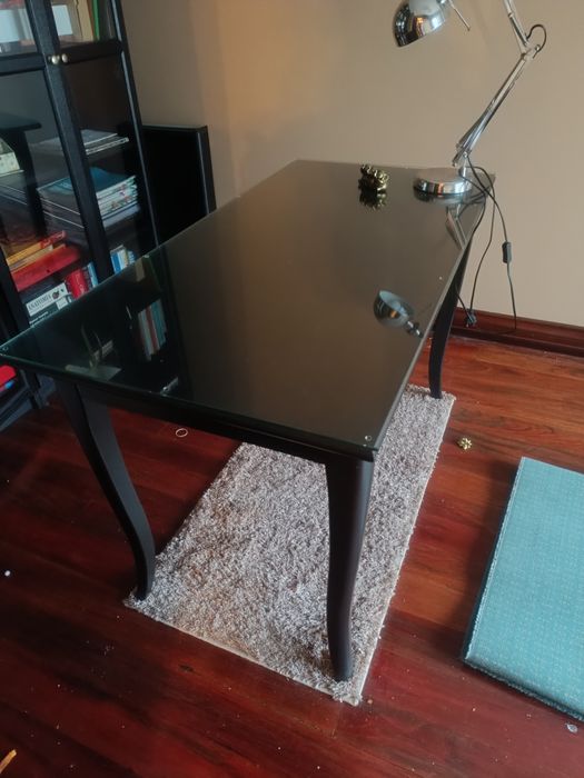 Mesa com vidro / secretária