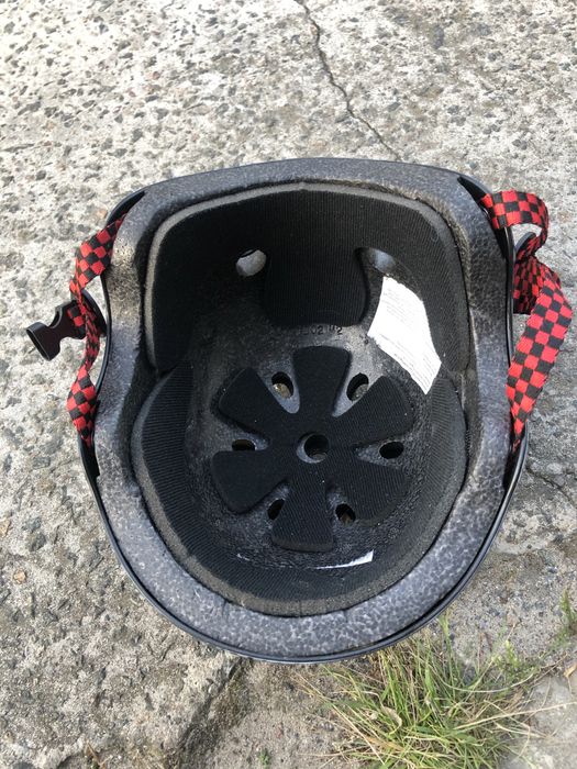 Шлем для катания на роликах Worker Scully