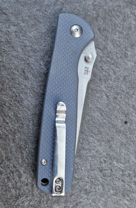 Ganzo G6805-CF (Carbon Fiber / Axis-Lock)