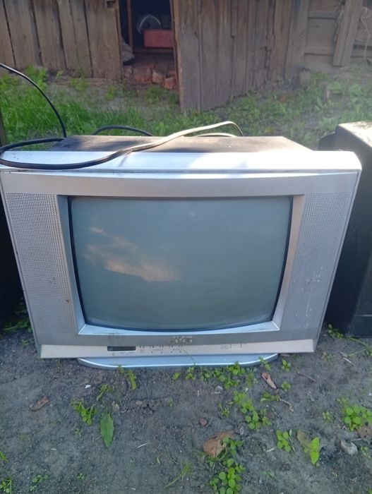 Продам б/у телевизоры