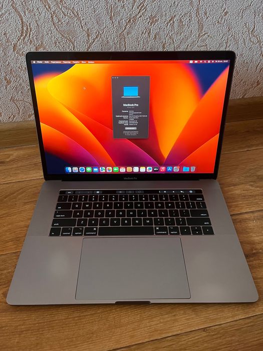 MacBook Pro 15 2017 i7 16gb в гарному стані