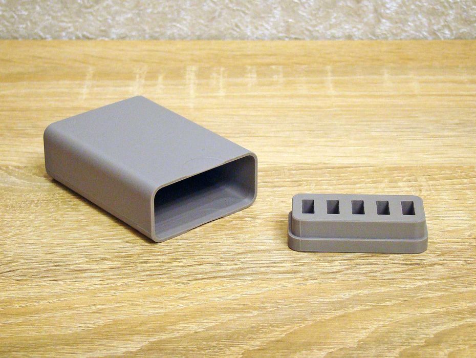 Бокс (органайзер) для больших USB-флешек