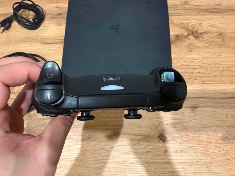 Okazja! Konsola PS4 500GB + pad ! Playstation 4 Slim