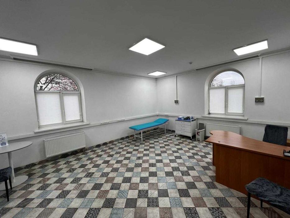 Окрема будівля, Обладнана Клініка, Офіс, Вирлиця, ТОРГ, співпрацюю