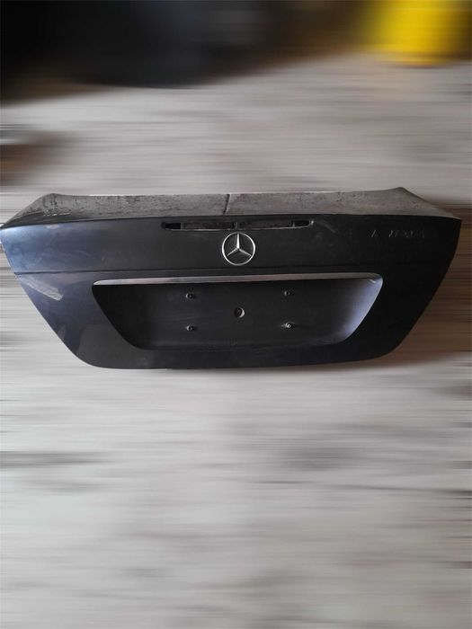 Tampa da Mala Mercedes Classe C W 203   / 2005