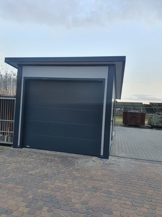 Hale z płyty warstwowej. Garaż. Hłodnia.