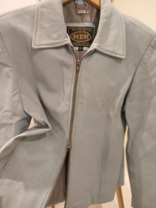 Casaca de pele azul claro