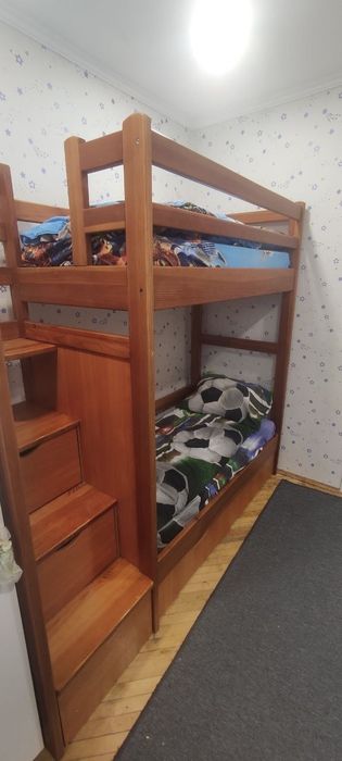 Продаємо дитяче двоповерхове ліжко