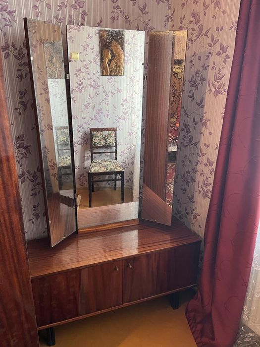 Меблі Стільці ,Стіл ,Шафа,Сервант,Ліжко Холодильник Швейна машина