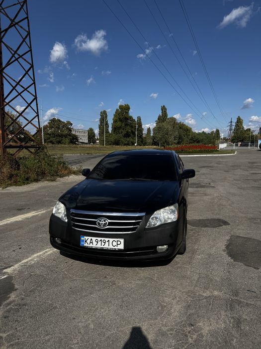 Автомобіль Toyota Avalon