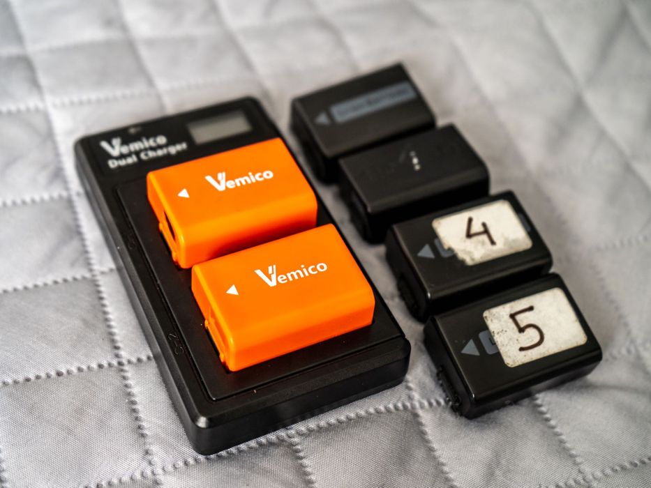 Sony A6500 + CageRig + Objetiva 16-50mm + 5 Baterias | Kit Completo