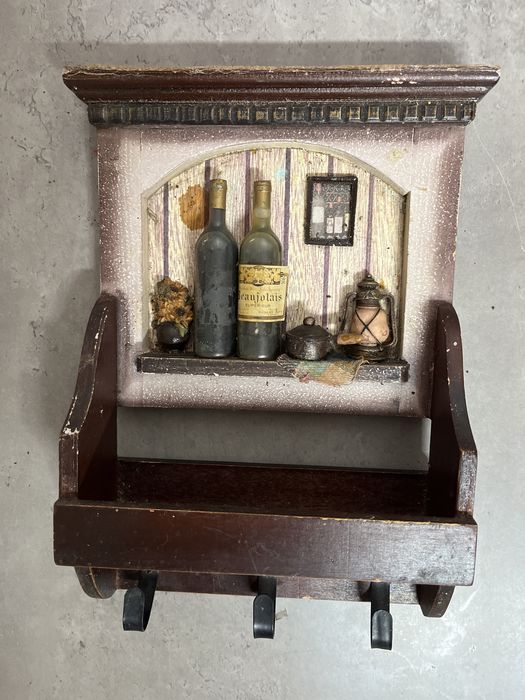 Винтажная ключница ,диорама -миниатюрная сцена с различными предметами