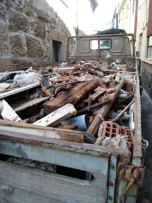 Recolha entulho, limpezas e mudanças