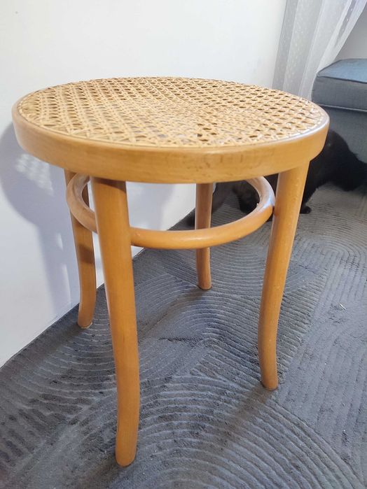 Ozdobny drewniany taboret/kwietnik