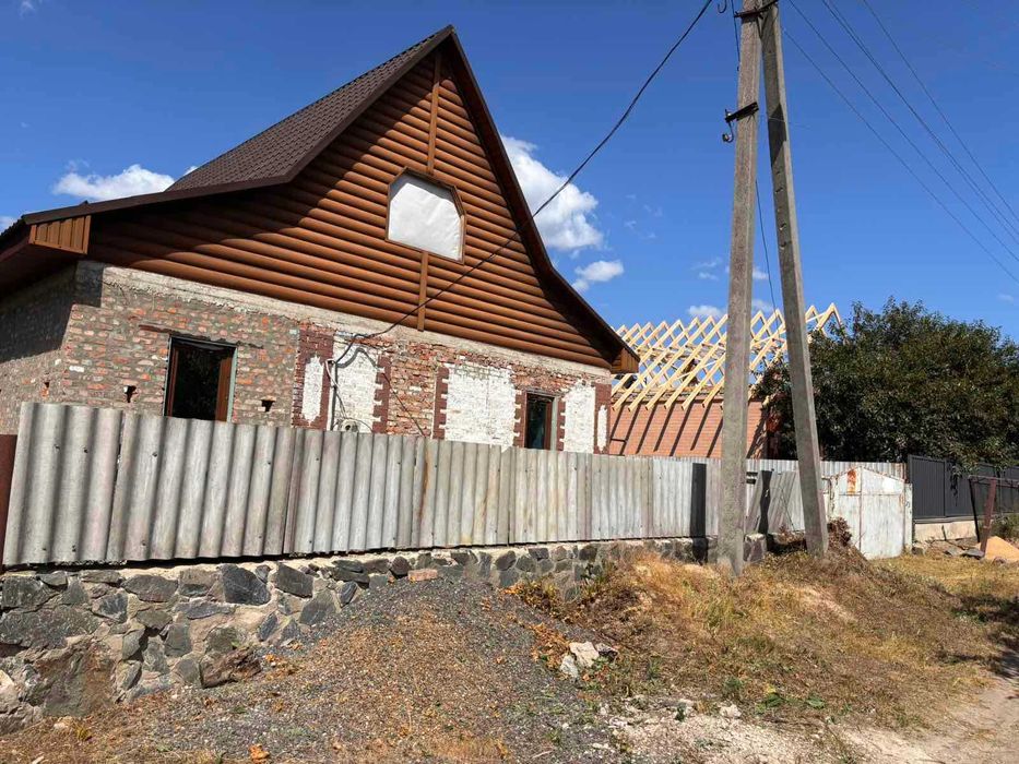 *Продаж двоповерхового будинку с.Єрки.