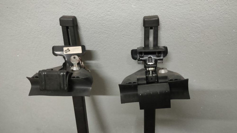 Barras para tejadilho de automóvel.