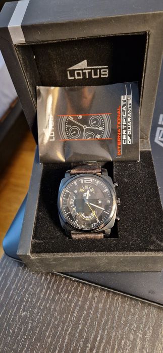 Vendo vários relógios