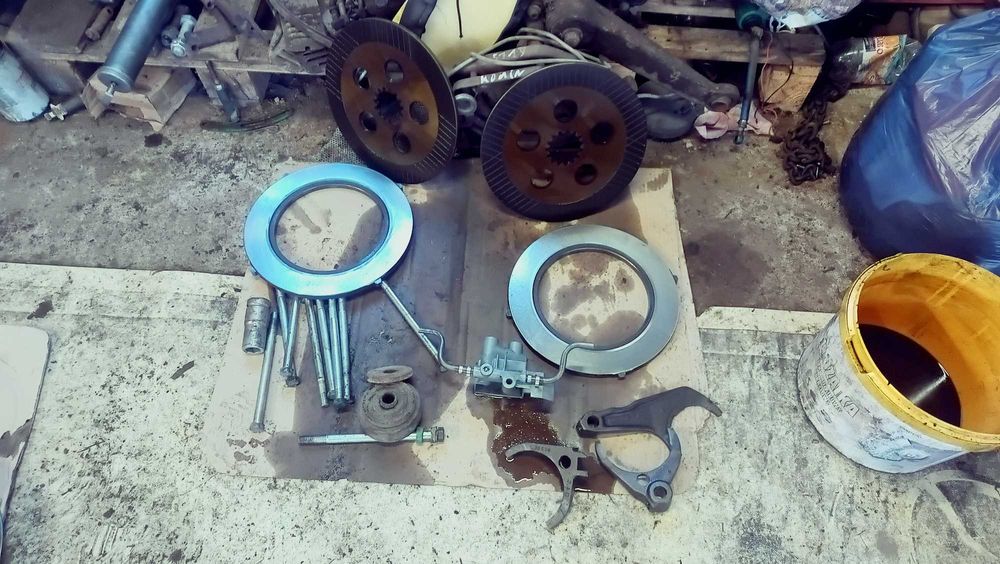 John Deere 3040 i 3140 hamulce hamulec tarcza hamulcowa cylinder 3640