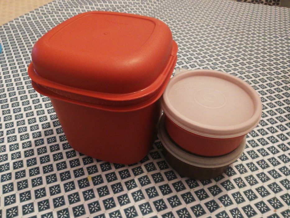 Selling 3 Tupperware Containers64861533697409121