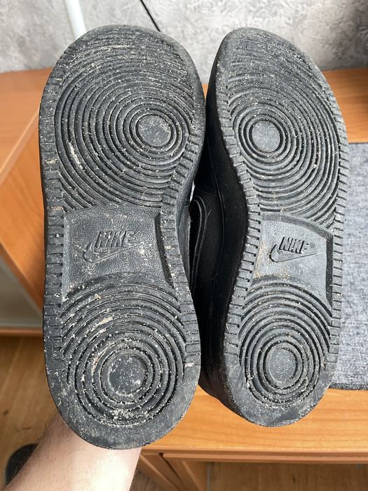 Прдам кросівки nike.