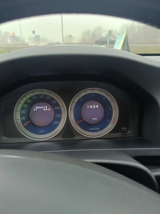 Auto Volvo V60 2013