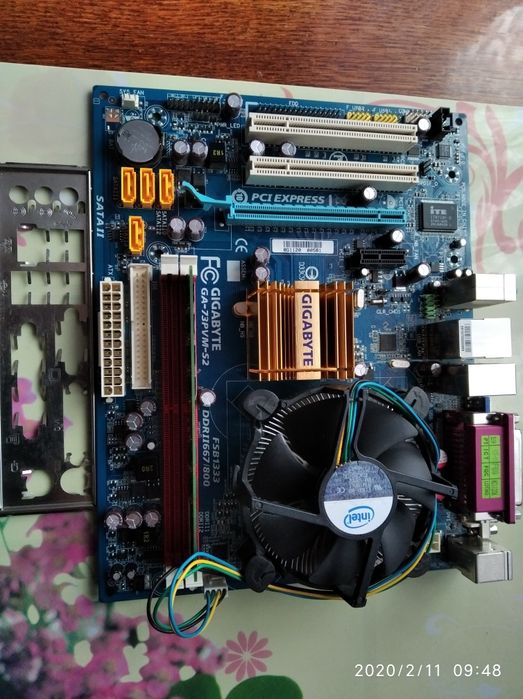 Материнская плата Gigabyte GA-73PVM-S2 + E5200 + 2GB ОЗУ