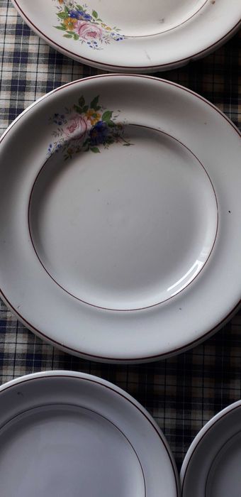 Pratos de louça Sacavém