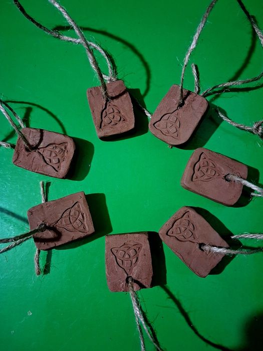 Оберег з глини для дому