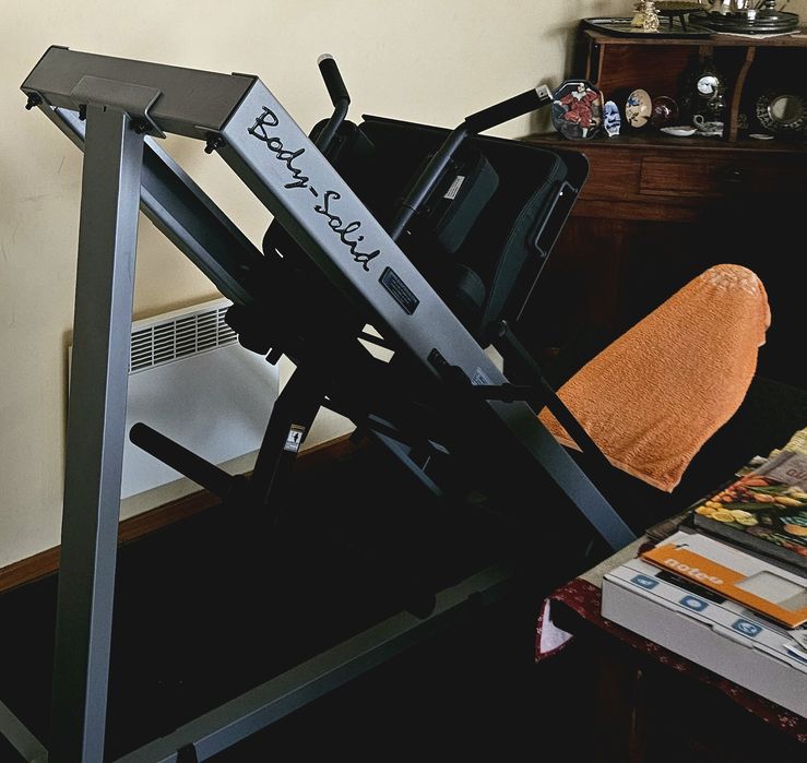 Press de pernas e Squat Body-Solid GLPH1100B