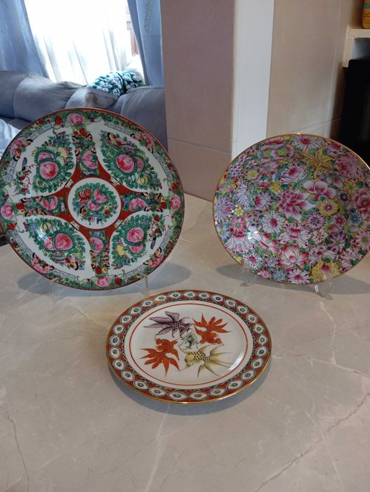 Pratos em porcelana oriental