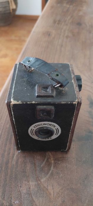 Máquina fotográfica antiga de caixa, modelo Kenilworth