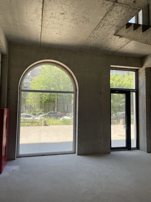 ФАСАДНОЕ помещение 102 метра в ЖК Виа Рома! Свой вход, два уровня!