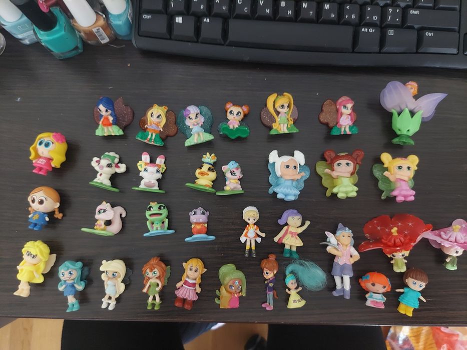 Продам киндерные фигурки Винкс,Феи,Барби,Попикси, Супер героини