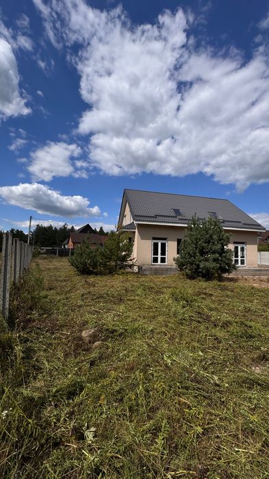 Продаж 1/2 будинку (дуплекс) 102 м2, 6 с земельної ділянки, Малютянка