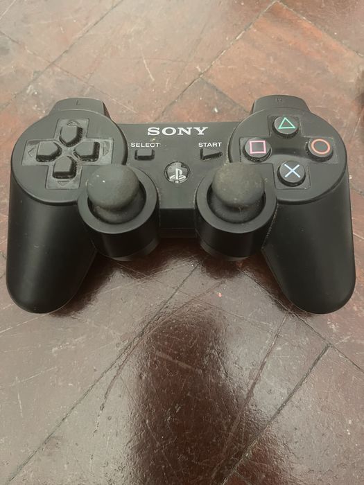 Playstation 3 completo com 1 comendo e 2 jogos